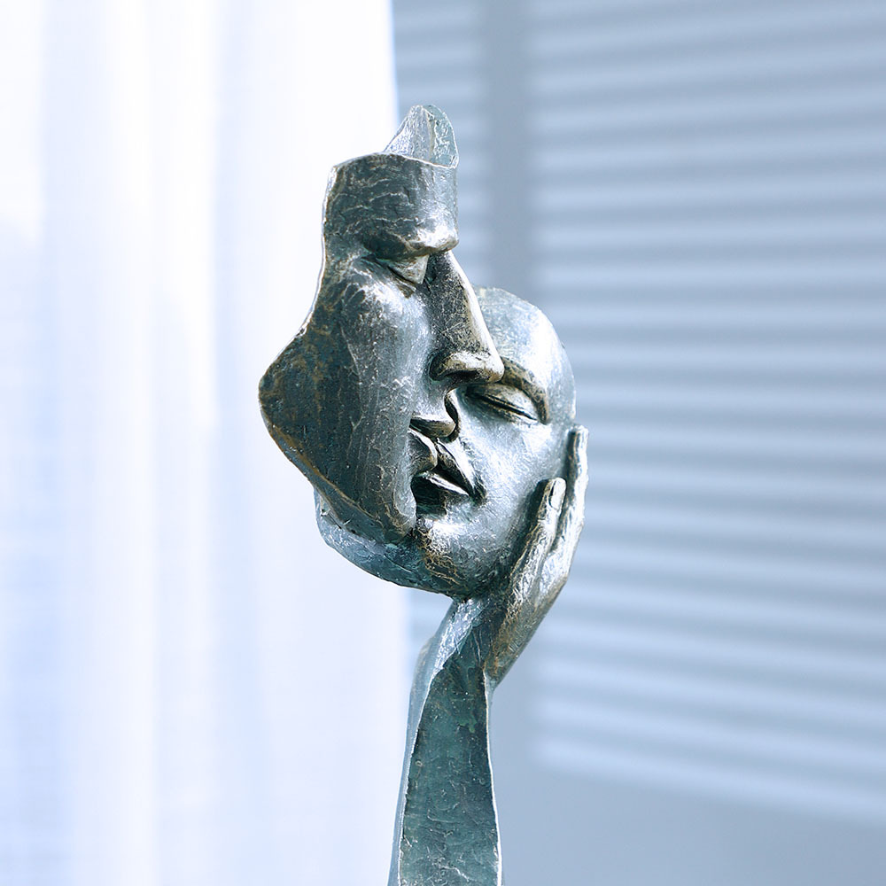 Kissing Face Mask Sculpture, H – обзор и цена Resin Art Unique Ideas
